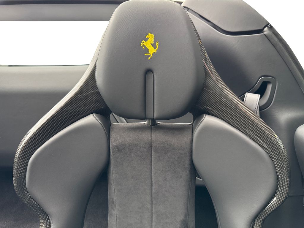 Ferrari 296 GTS 2023