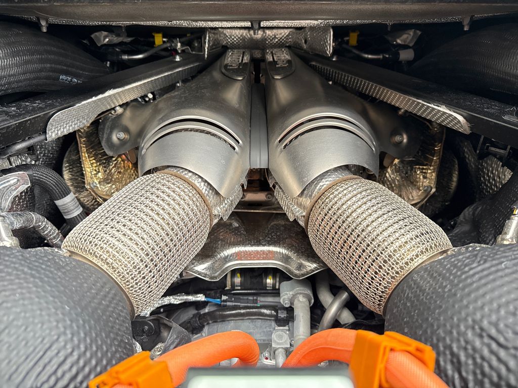 Ferrari 296 GTS 2023