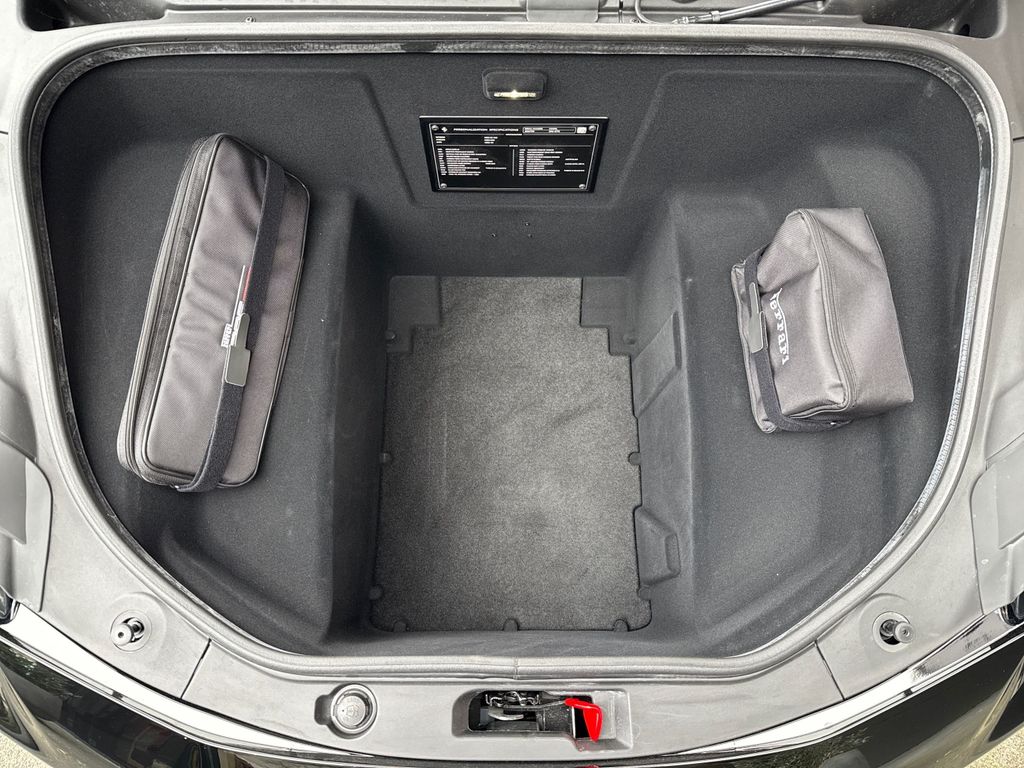 Ferrari 296 GTS 2023