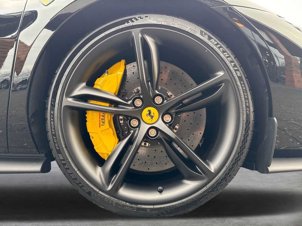 Ferrari 296 GTS 2023