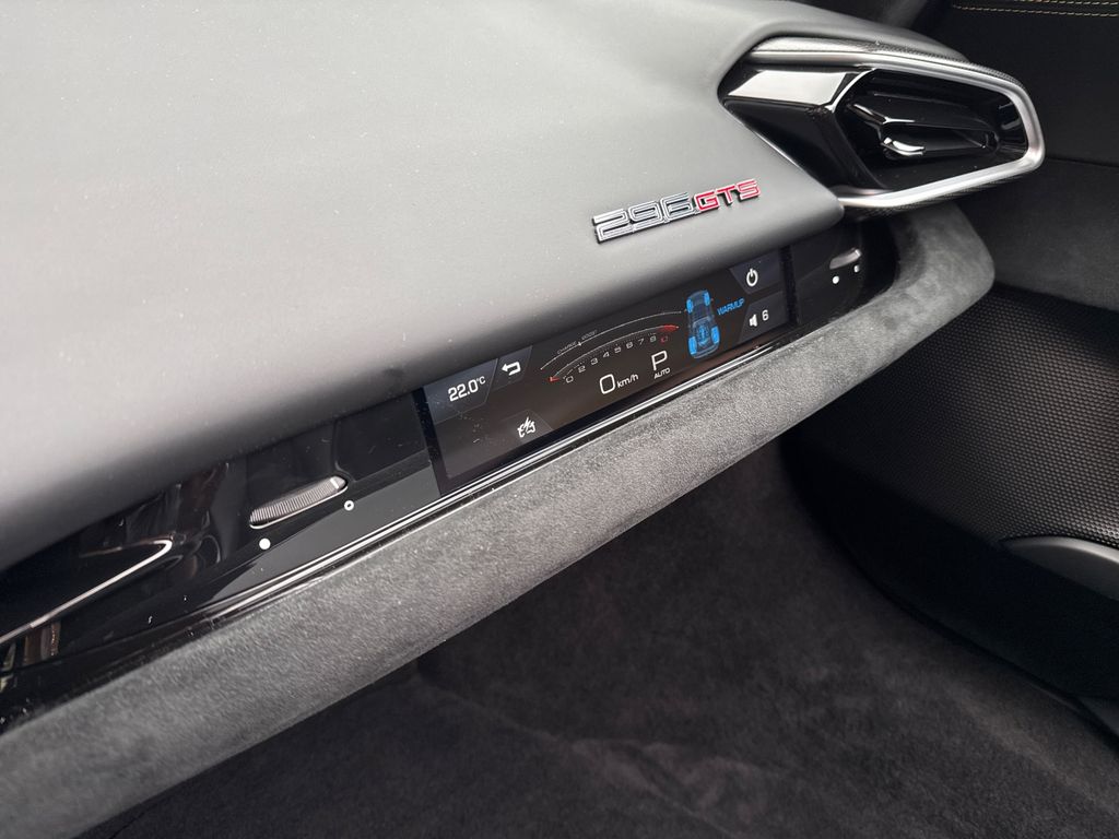 Ferrari 296 GTS 2023