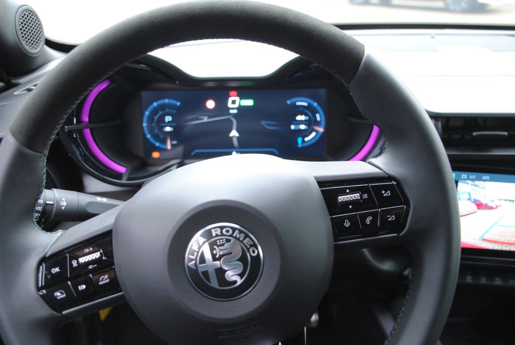 Alfa Romeo Junior 2025