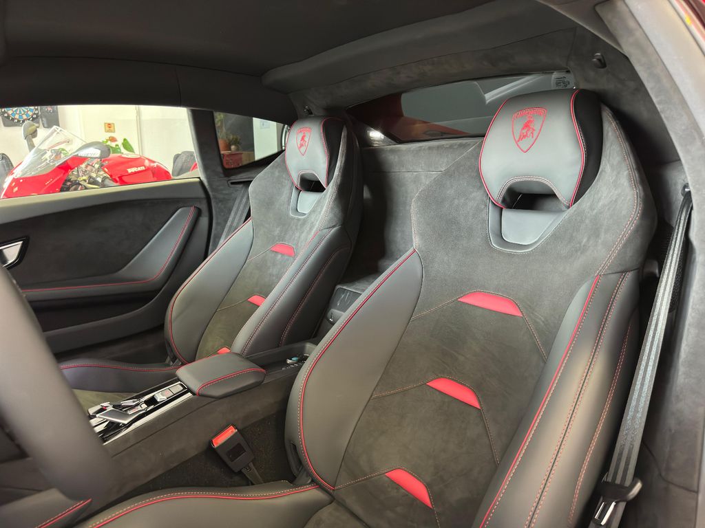 Lamborghini Huracán 2024