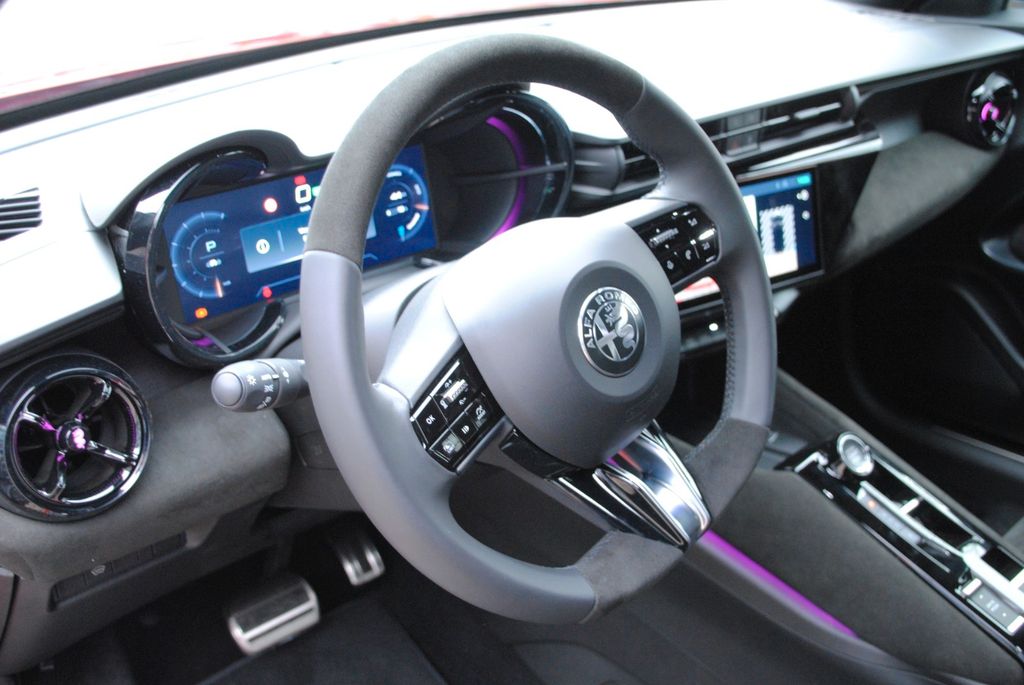 Alfa Romeo Junior 2025