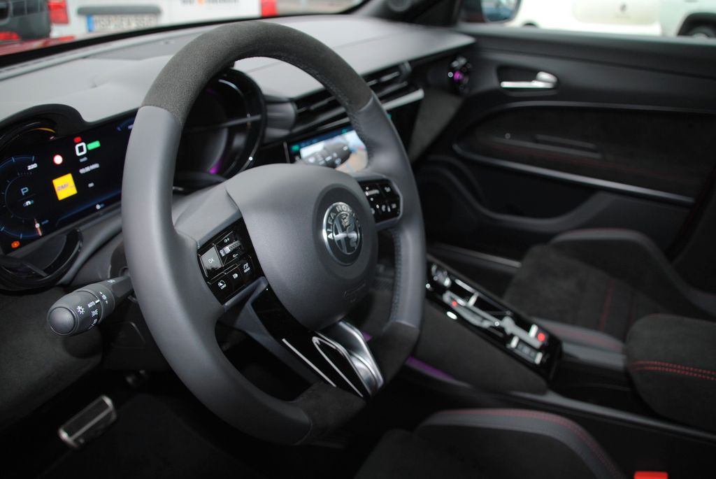 Alfa Romeo Junior 2025