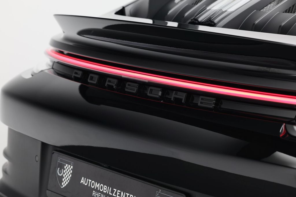 Porsche 992 2023