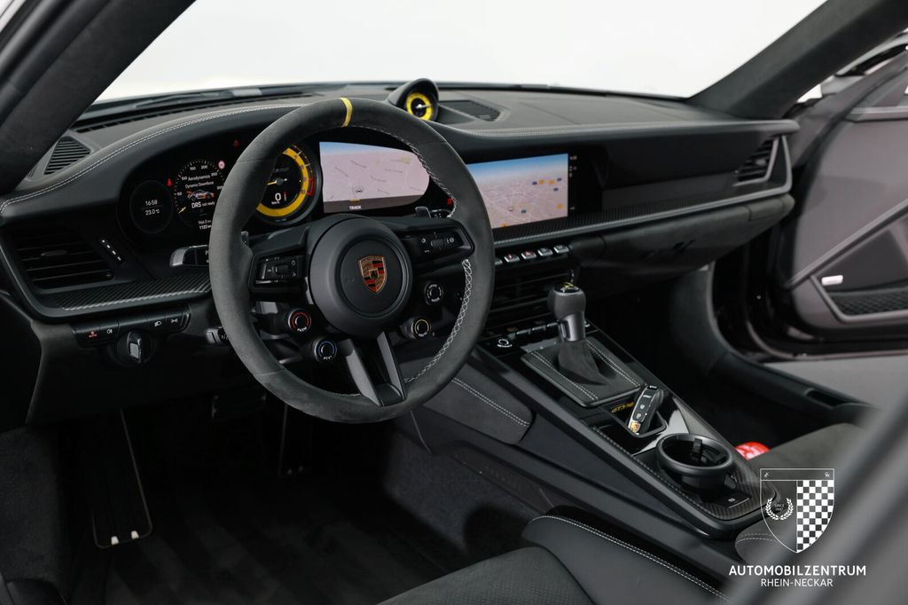 Porsche 992 2023