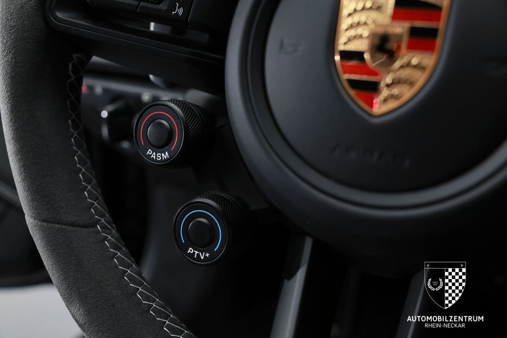 Porsche 992 2023