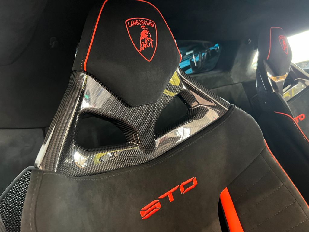 Lamborghini Huracán 2023