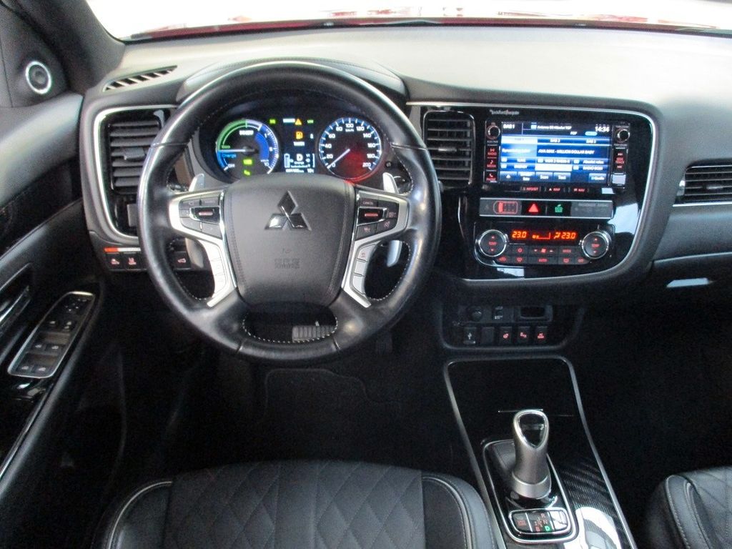 Mitsubishi Plug-in Hybrid Outlander 2019