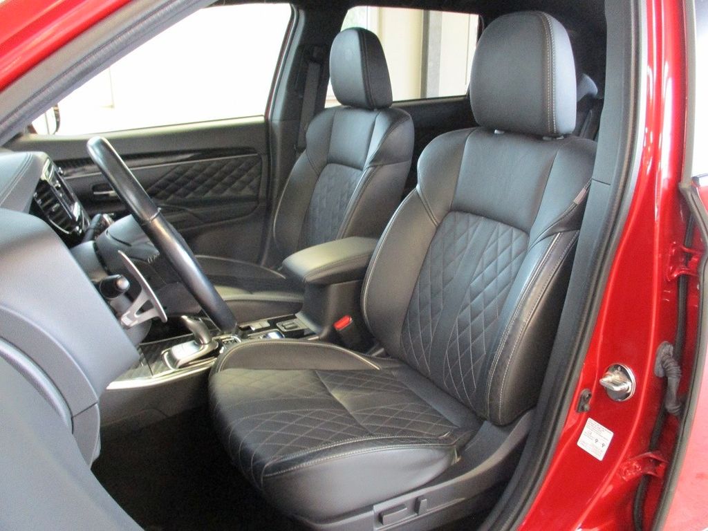 Mitsubishi Plug-in Hybrid Outlander 2019