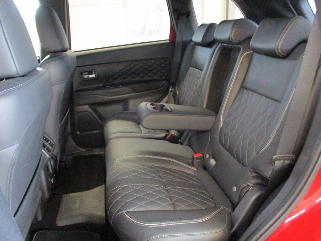 Mitsubishi Plug-in Hybrid Outlander 2019