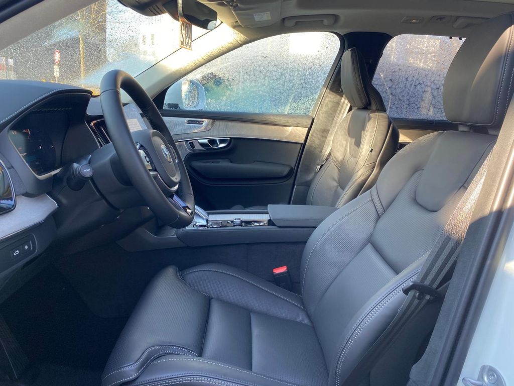 Volvo XC90 2025