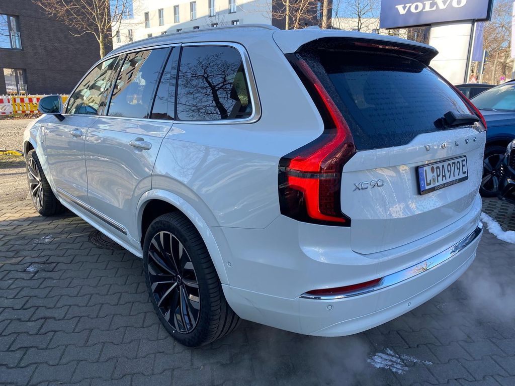 Volvo XC90 2025