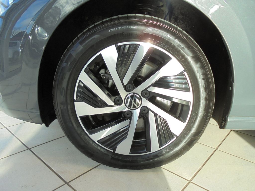 Volkswagen Golf 2021