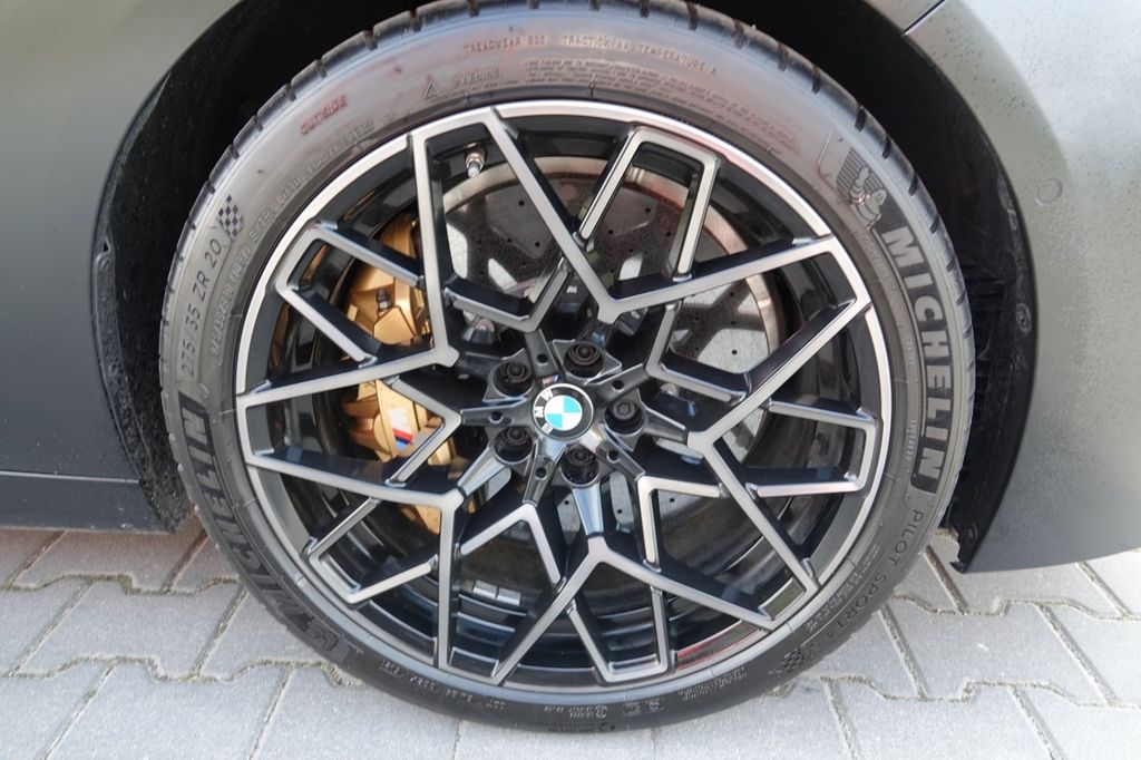 BMW M8 2022