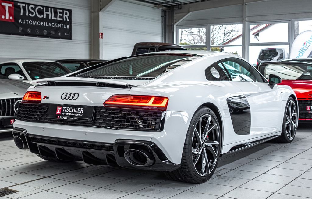 Audi R8 2024