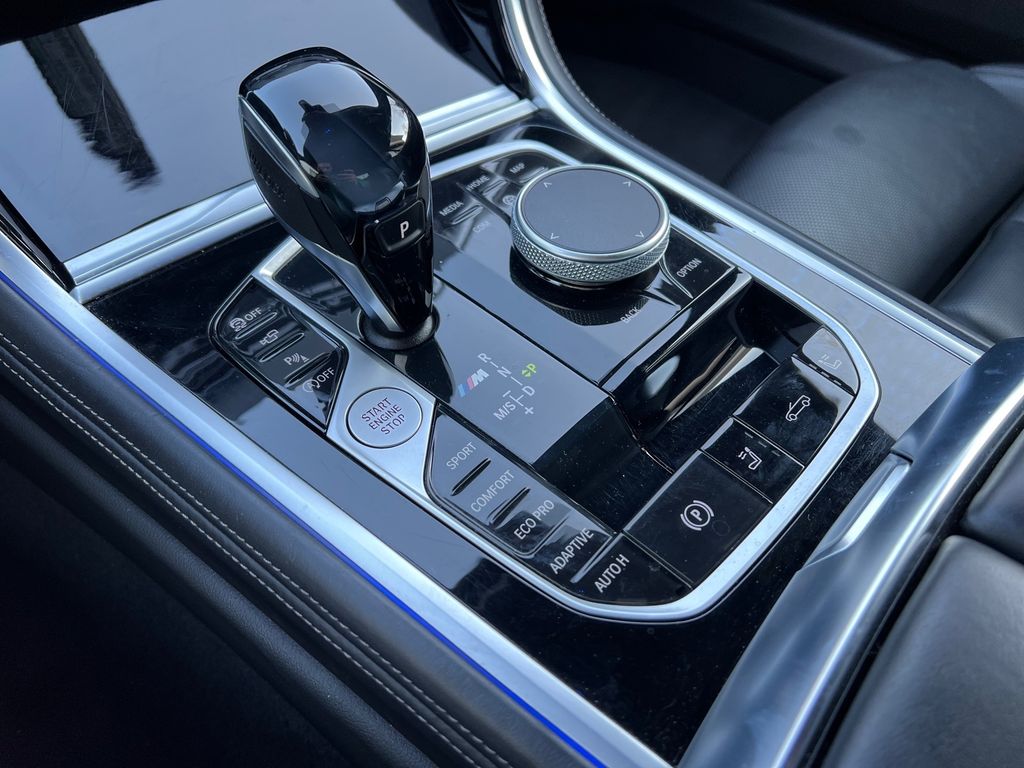 BMW M850 2021