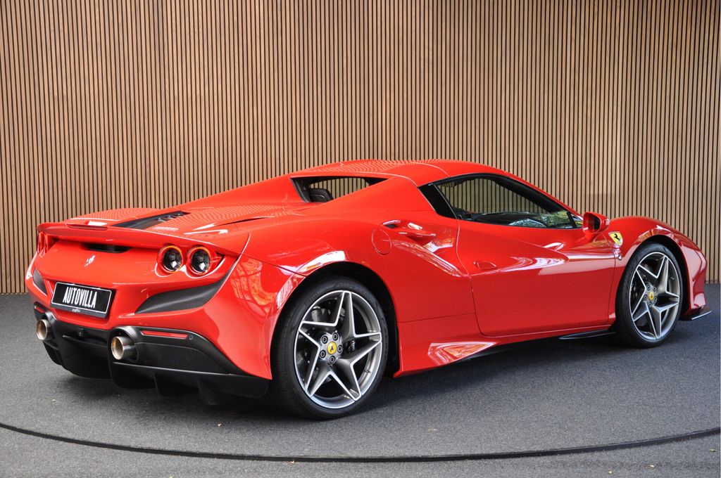 Ferrari F8 2021