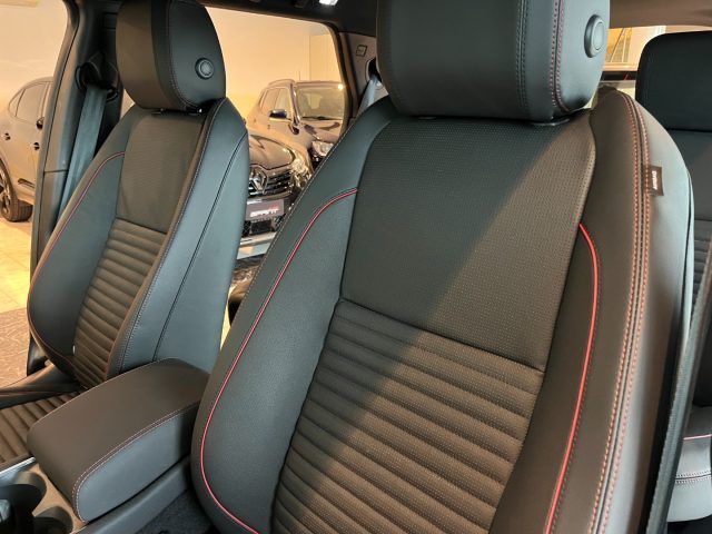 Land Rover Discovery Sport 2023
