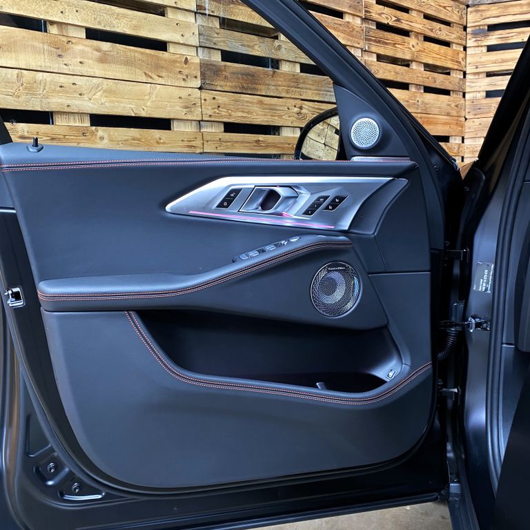 BMW XM 2024
