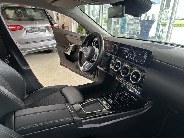 Mercedes-Benz A 200 2024