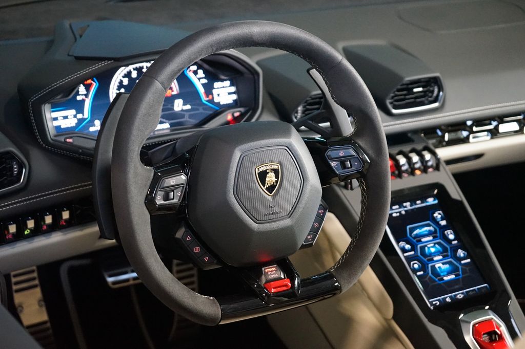 Lamborghini Huracán 2023