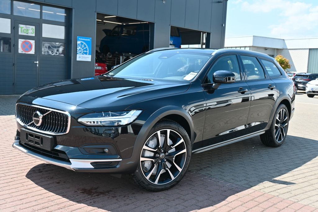 Volvo V90 Cross Country 2024