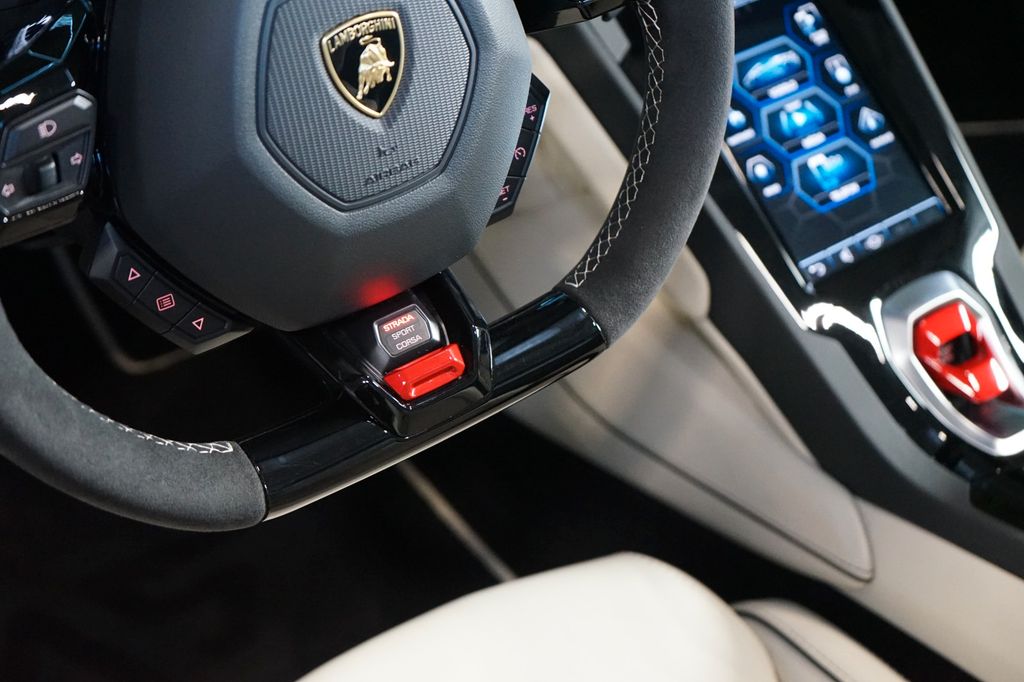 Lamborghini Huracán 2023