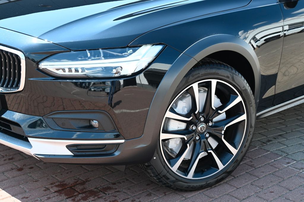 Volvo V90 Cross Country 2024