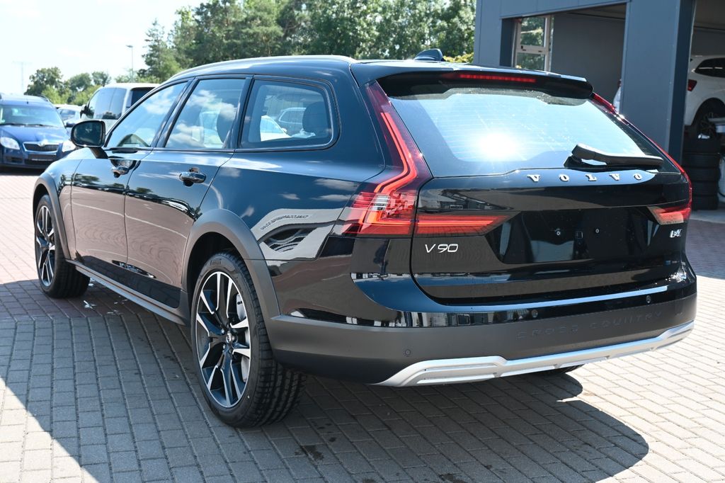 Volvo V90 Cross Country 2024