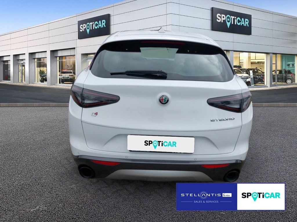 Alfa Romeo Stelvio 2023