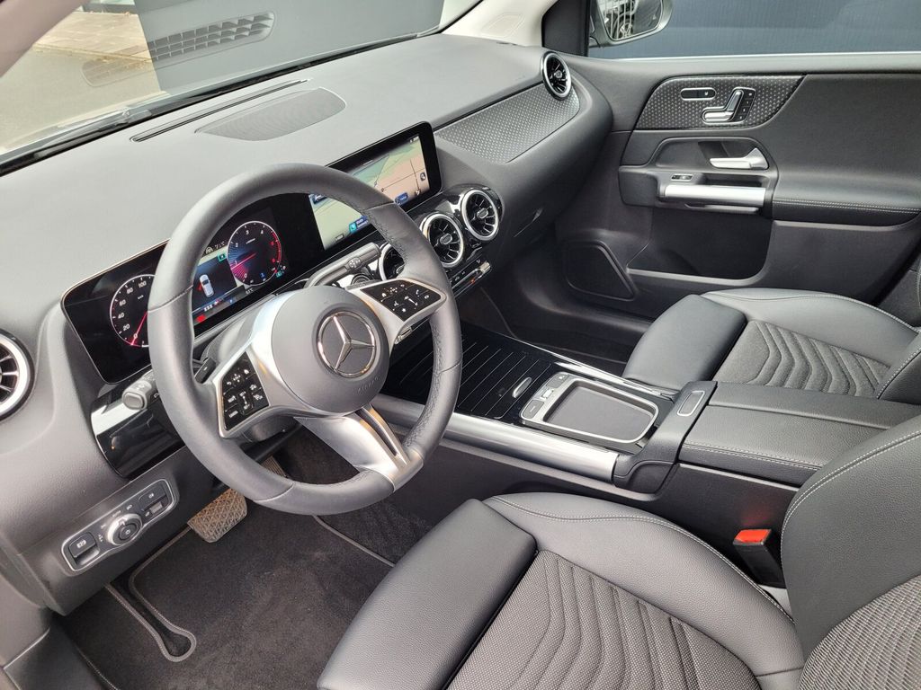 Mercedes-Benz B 200 2023