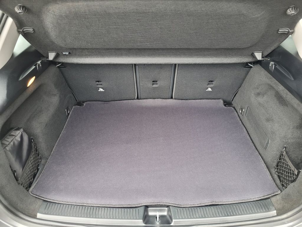 Mercedes-Benz B 200 2023