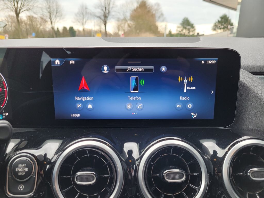 Mercedes-Benz B 200 2023