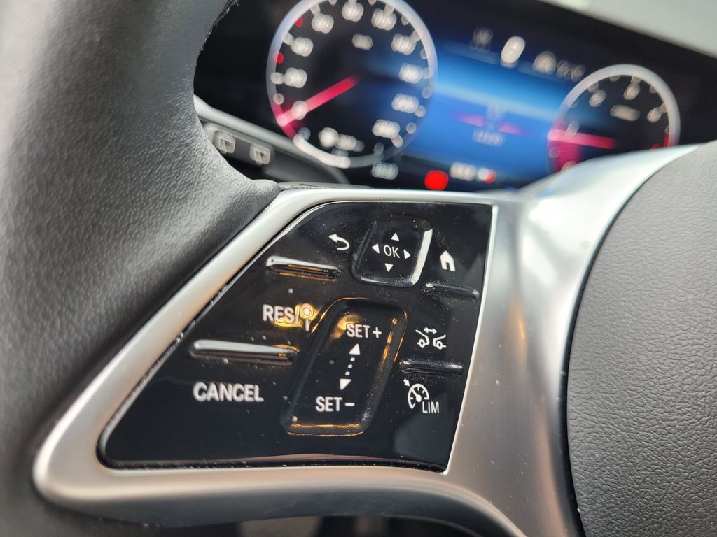 Mercedes-Benz B 200 2023