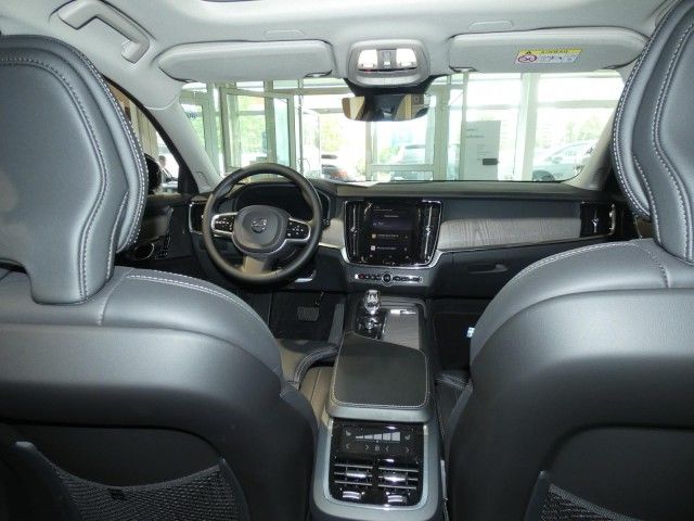 Volvo V90 2023