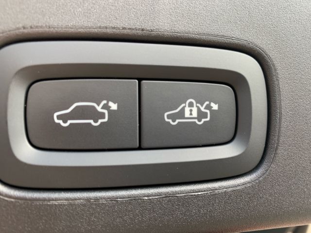 Volvo V90 2023