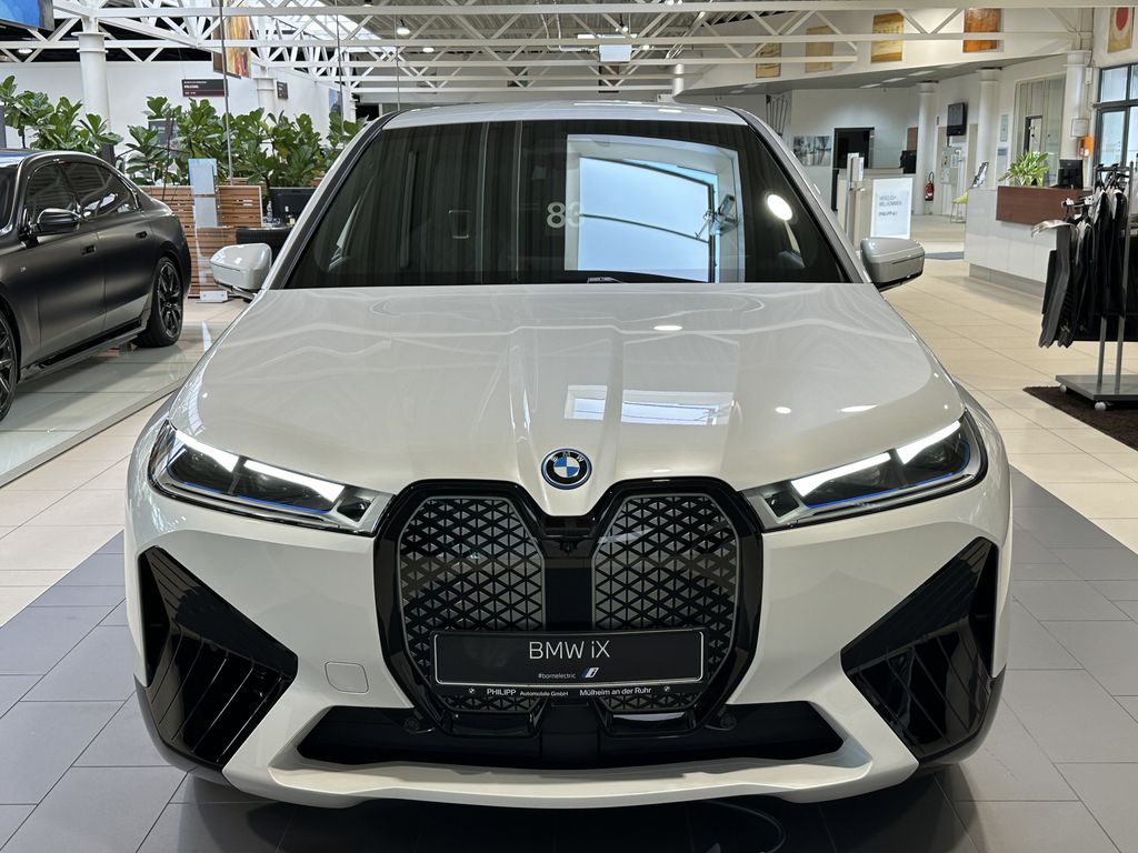 BMW iX 2023