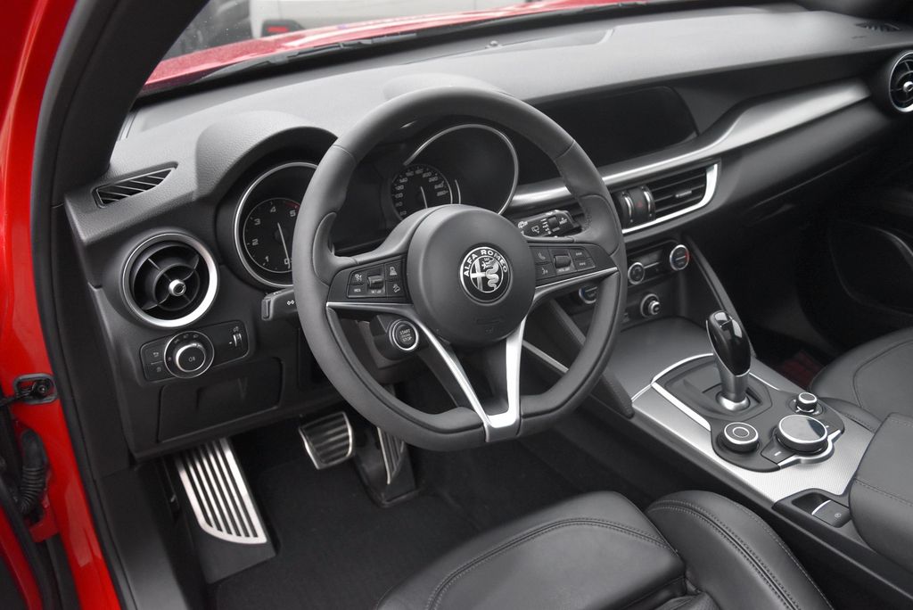 Alfa Romeo Stelvio 2019