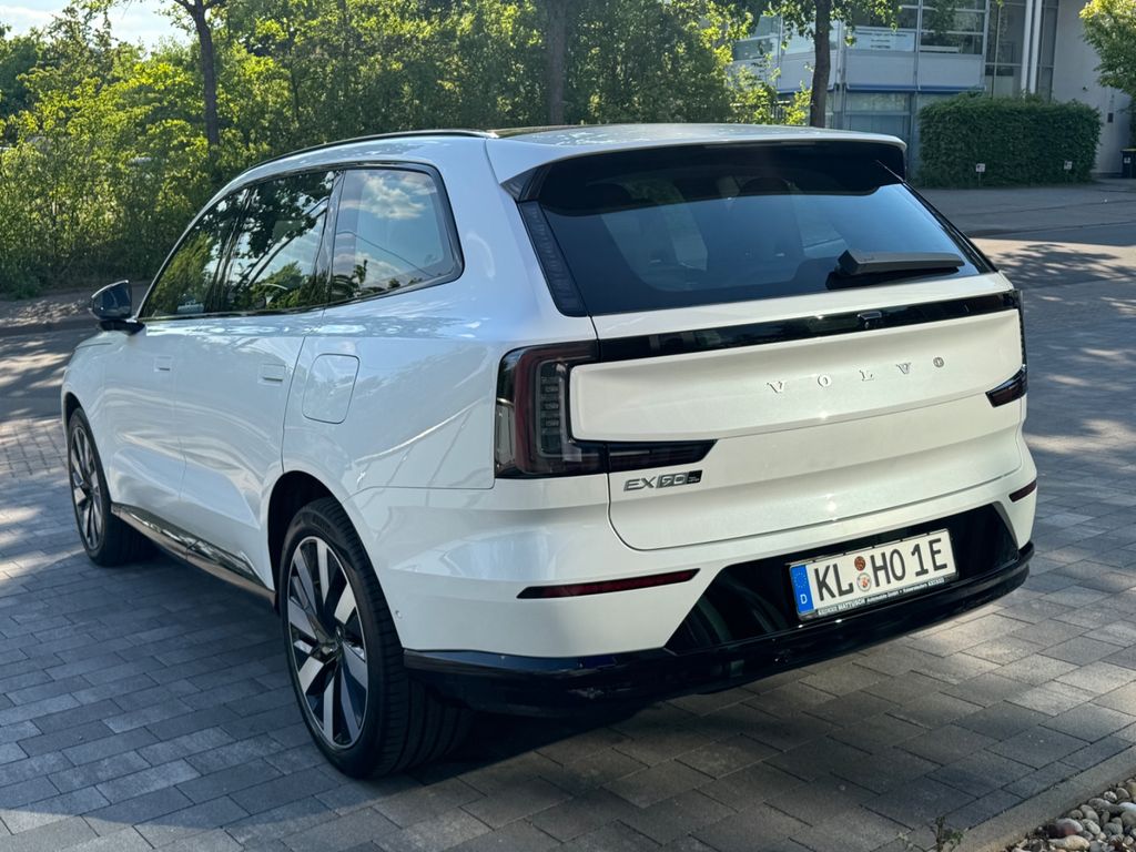 Volvo EX90 2025