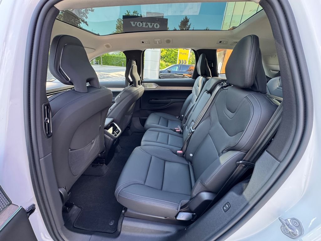 Volvo EX90 2025