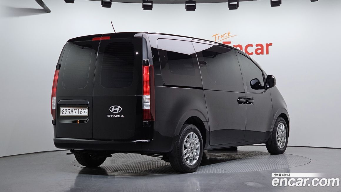 Hyundai Staria 2025
