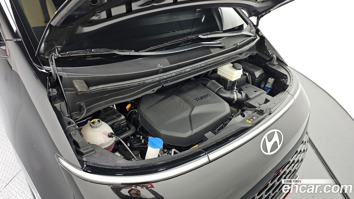 Hyundai Staria 2025