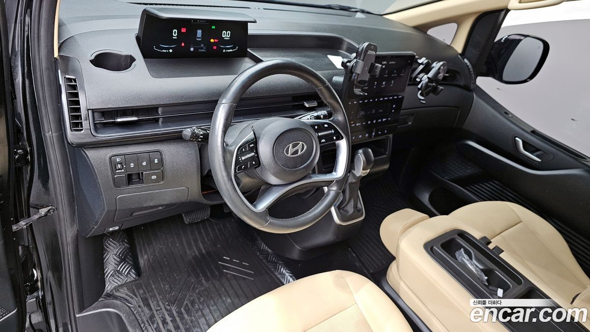 Hyundai Staria 2025