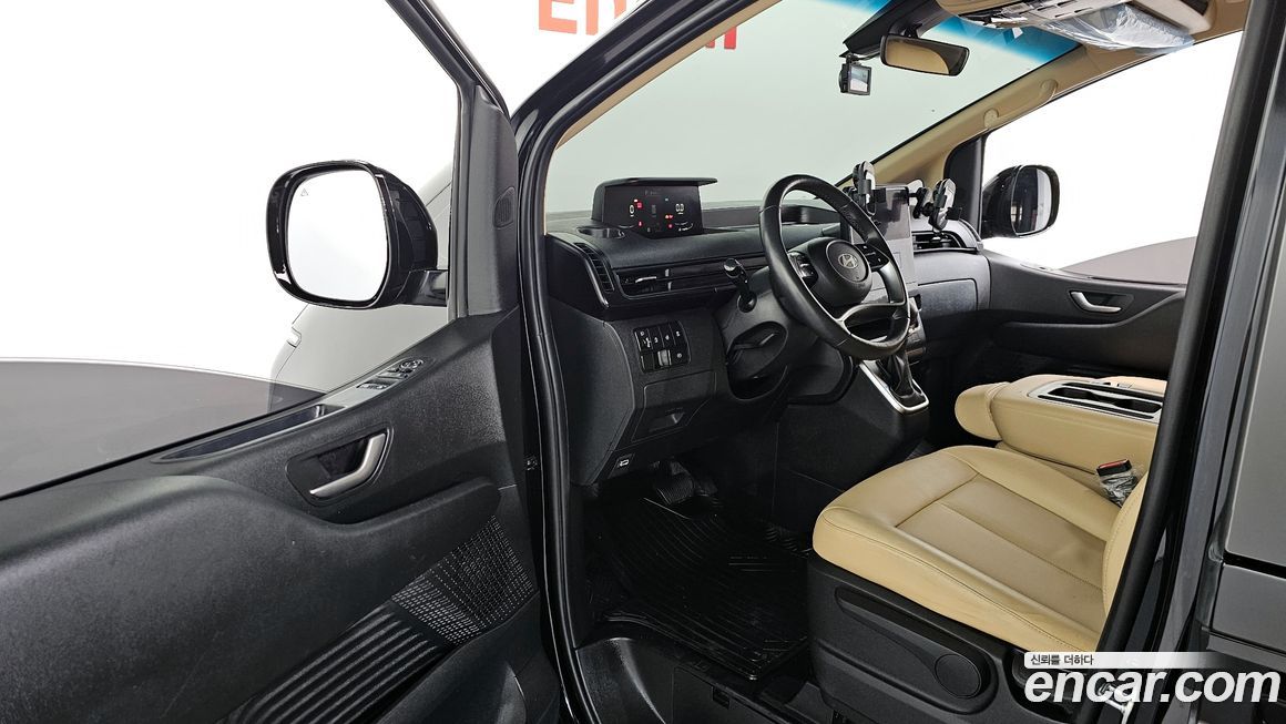 Hyundai Staria 2025
