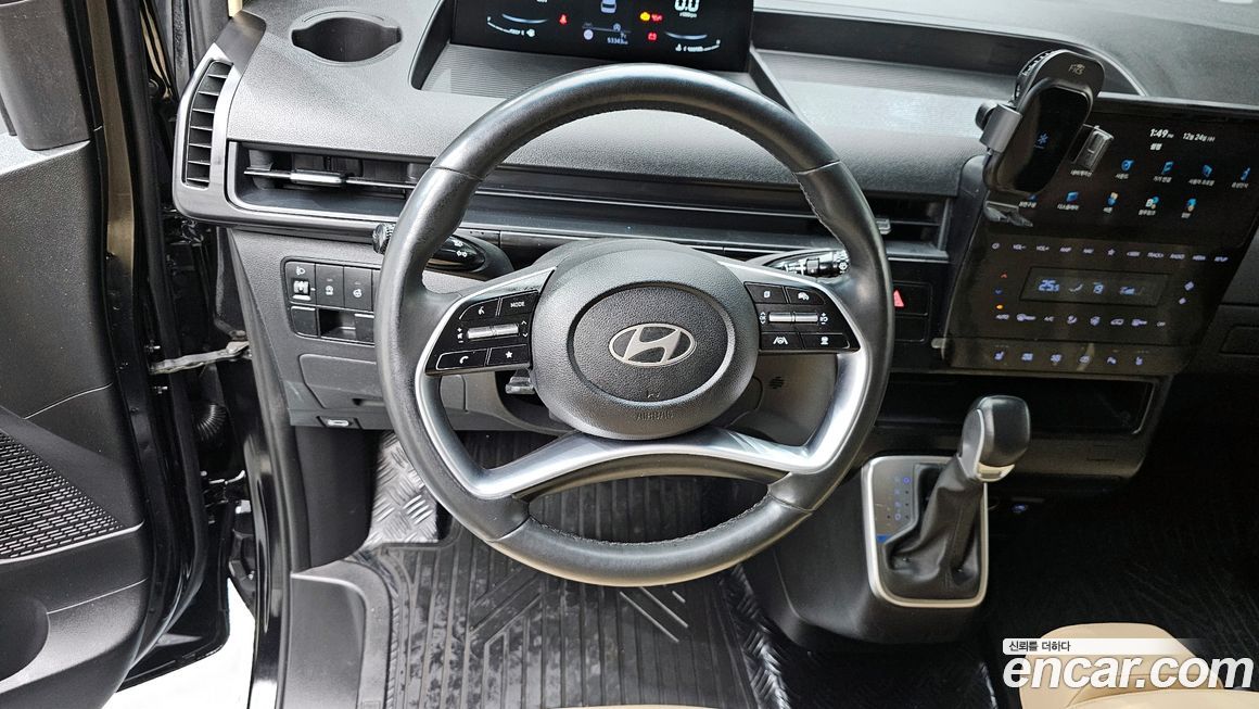 Hyundai Staria 2025