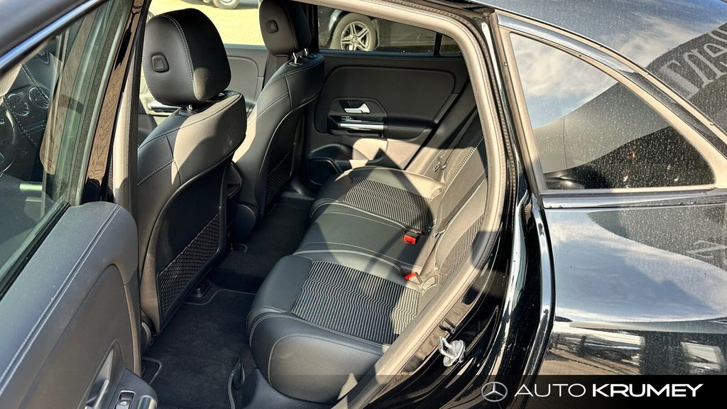 Mercedes-Benz EQA 2021