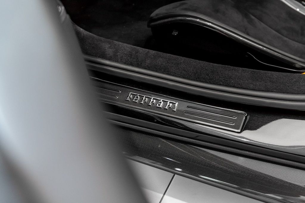 Ferrari 296 GTS 2024