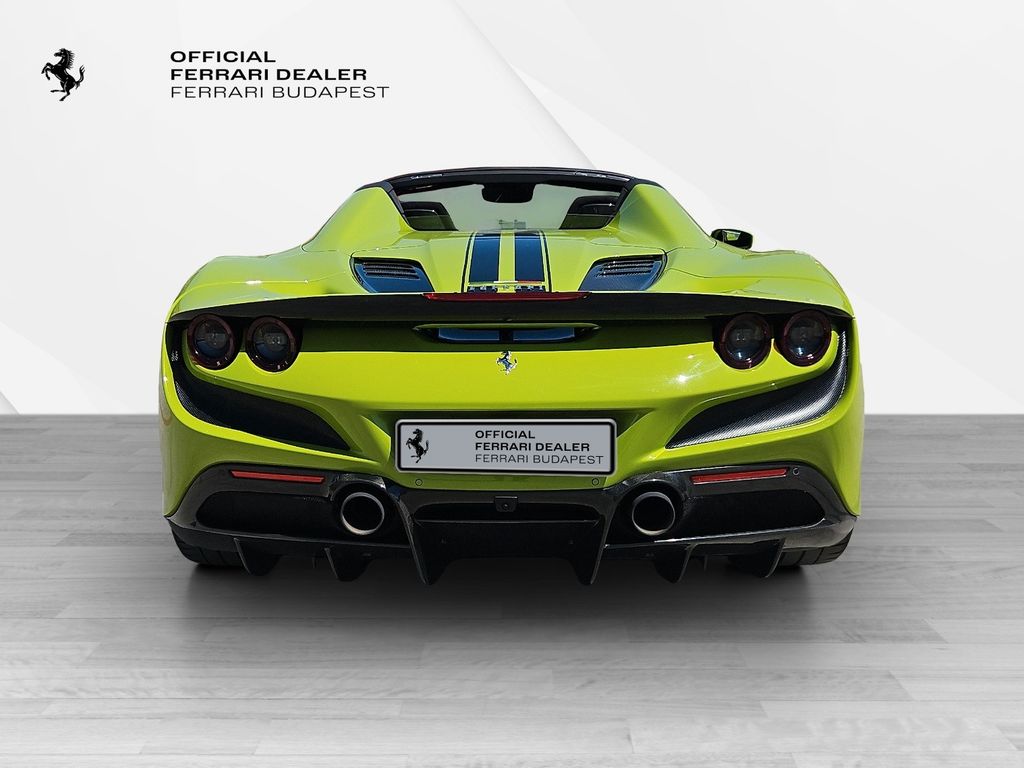 Ferrari F8 2022